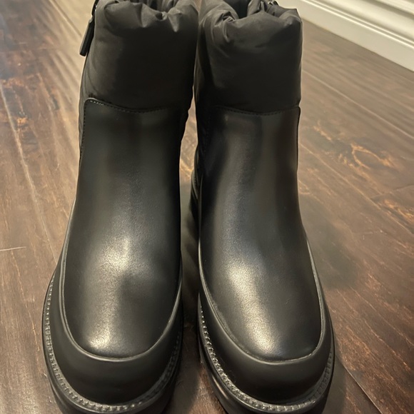Moncler rain or snow boots, brand new! - Picture 4 of 5